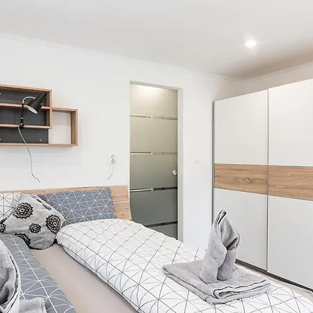 Maul - Lator Vendeghaz Villány